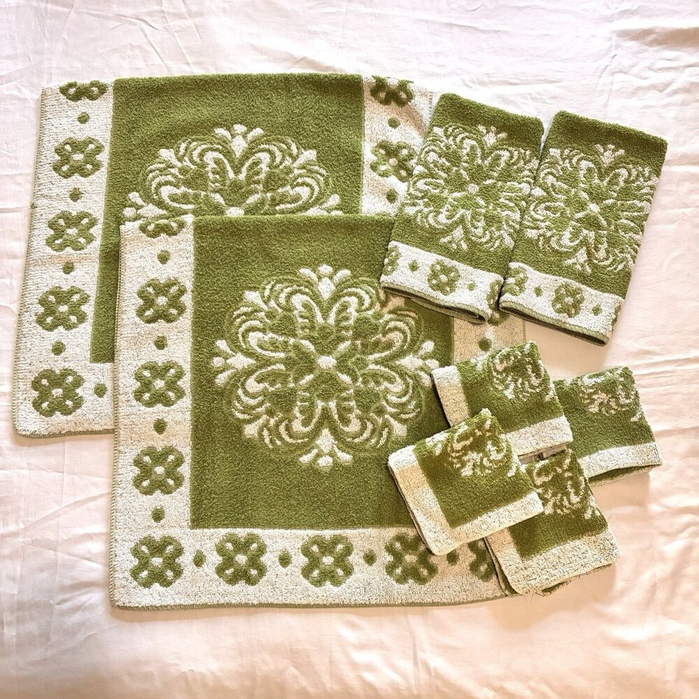 VTG Set of 8 St Marys Bath, Hand Towels Washcloths Green MCM Sculpted Medallion